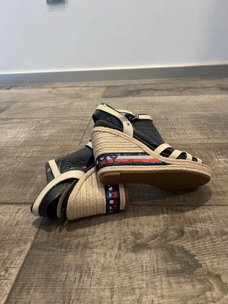 Sandalias exclusivas Tommy Hilfiger