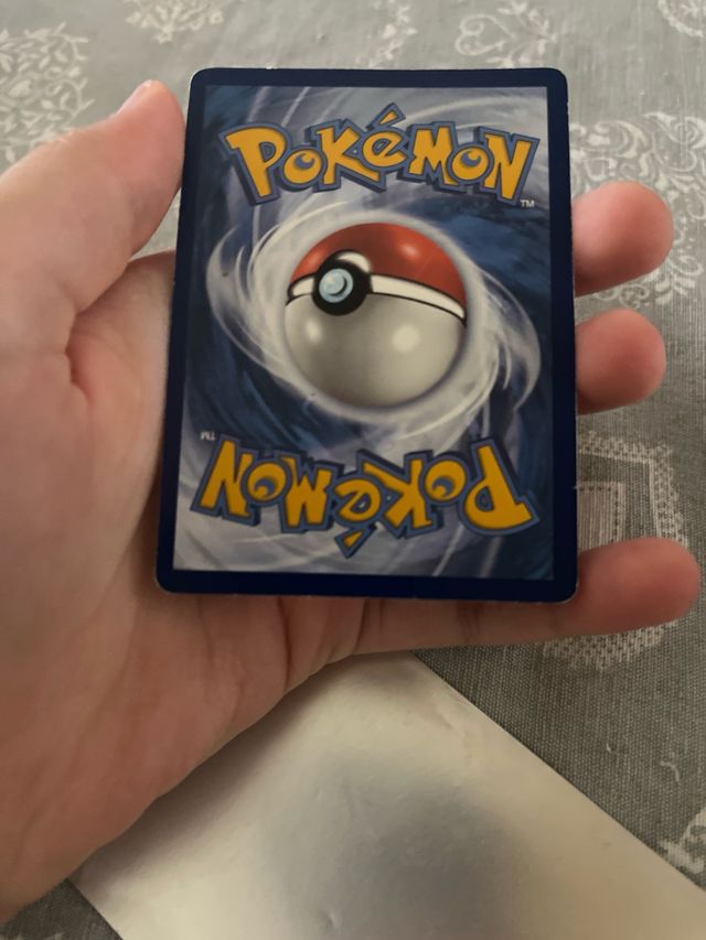 Carta Pokemon Pikachu VMAX Gold & Black