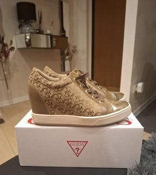Scarpe Guess oro, come nuove, beige, scatola origi
