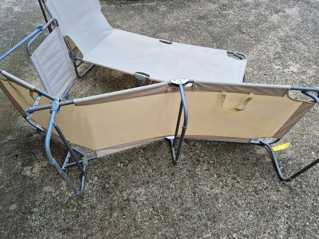 2 Lettini Sdraio Mare Parasole Beige