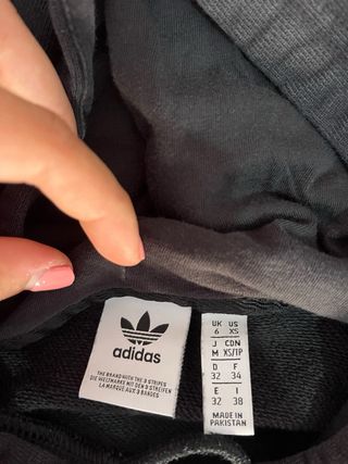 Sudadera Adidas Gris con Logo y capucha 