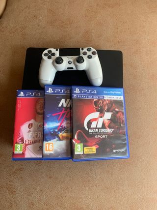 PS4 Slim 1TB + mando y juegos