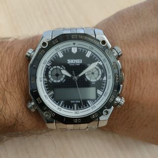 Reloj SKMEI Hombre Negro y Plateado