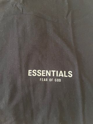 Camiseta Essentials Negra Hombre Talla M
