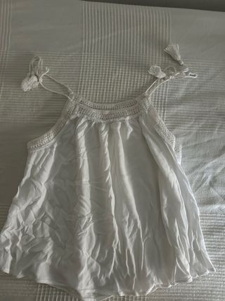Blusa Brownie Blanca con Tiras y Encaje