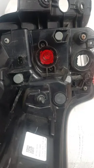 Pilotos traseros Toyota rav 4 año 2016 a 2019. No