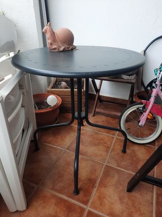 Mesa redonda Ikea Lacko negra