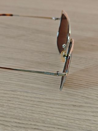 Occhiali da sole Polaroid con custodia