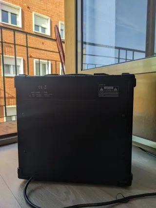 Amplificador de Guitarra Live AK10GR