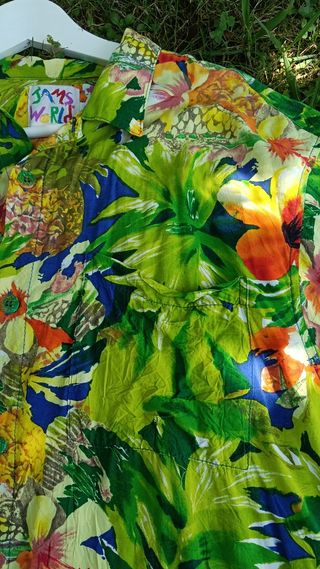 Camisa Hawaiana Estampada Flores y Piñas