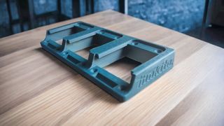 Soporte Makita 3 Baterías