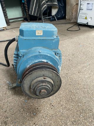 Motor Eléctrico ABB Azul, 4 motores en total