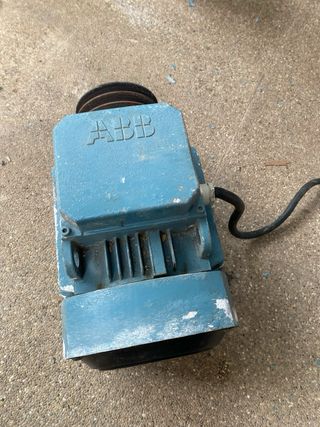 Motor Eléctrico ABB Azul, 4 motores en total