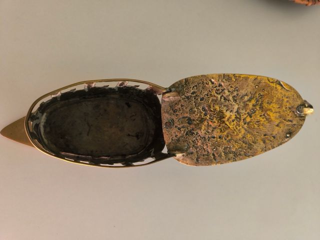 Placa antiga de latão e madeira de 1930