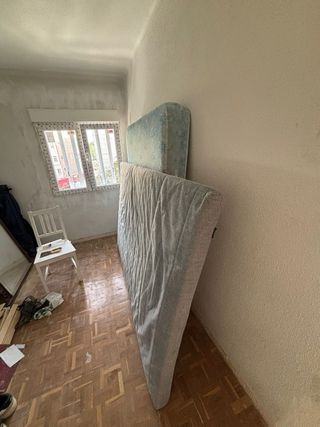 Colchón y estructura cama 150 cm