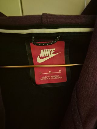 Chaqueta Nike Morada