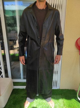 Gabardina de cuero hombre negra. De cuero original