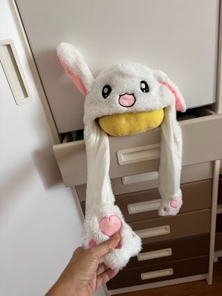 Gorro levanta orejas de conejo