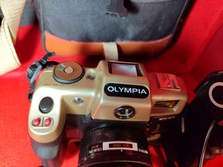 Cámara Olympia Gold/Black con Flash y Bolsa