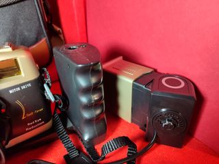 Cámara Olympia Gold/Black con Flash y Bolsa