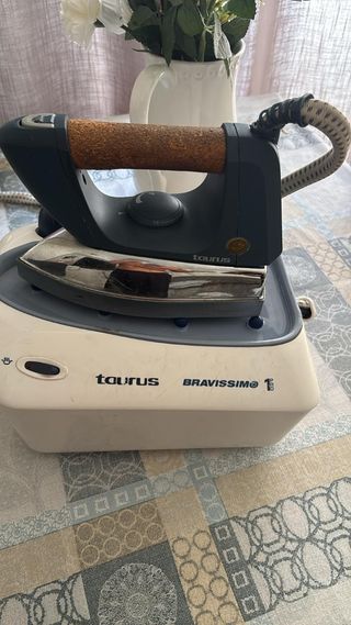 Plancha de vapor Taurus Bravissimo 1