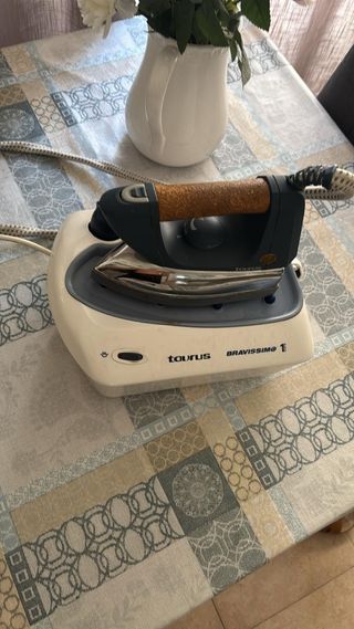 Plancha de vapor Taurus Bravissimo 1