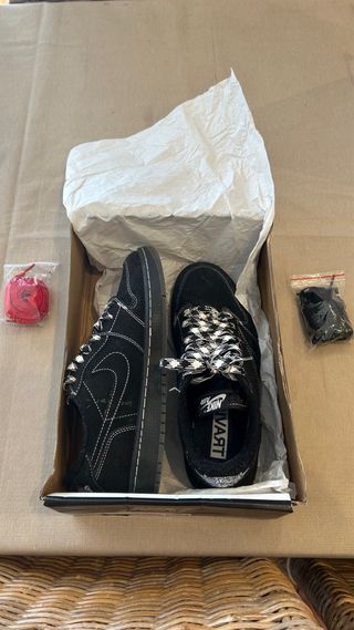 Zapatillas Jordan Travis Scott Negras