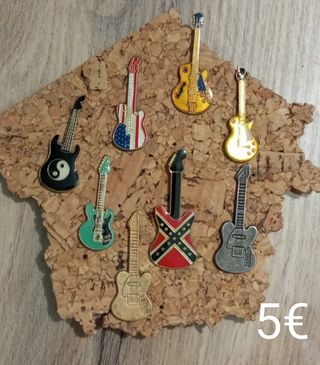 PINS VARIADOS