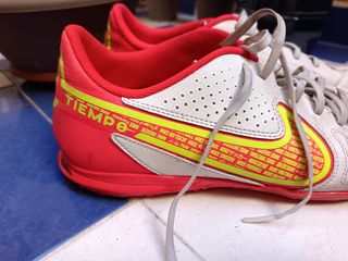 Zapatos de fútbol Nike tiempo 