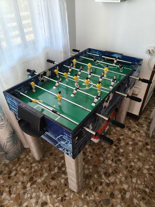 Mesa de juegos de billar y futbolin