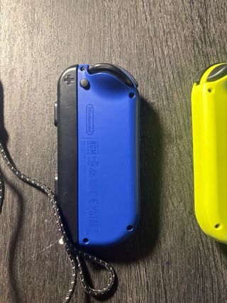 Mandos Nintendo Switch Azul y Amarillo