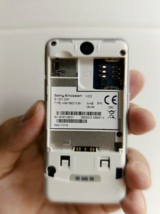 Sony Ericsson W205 Blanco