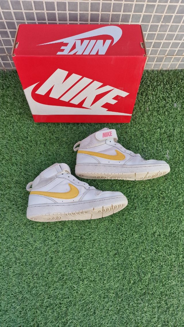 Nike Court Borough Mid 2 Talla 36 para niña.