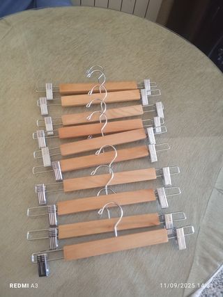 Perchas de madera con pinzas (pack 9)