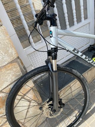 Bicicleta Trekking Riverside 900