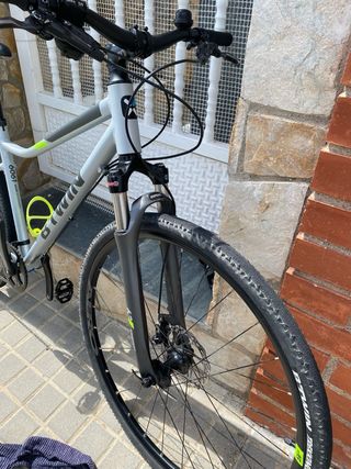 Bicicleta Trekking Riverside 900