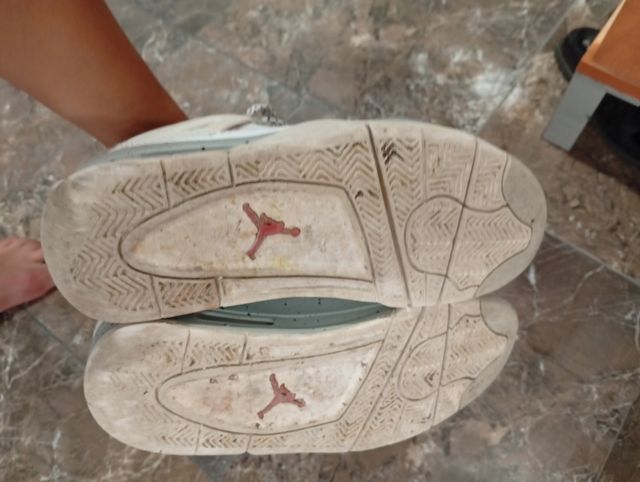 Jordan Retro 4 Blancas Rojas