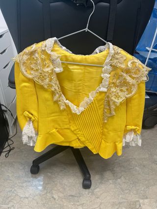 Traje de Fallera con bordado dorado