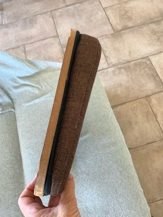 Mesa portátil con cojín y asa