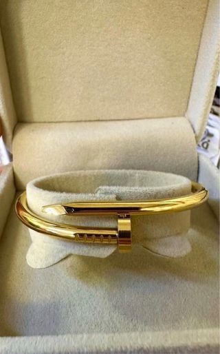 Pulsera Cartier Inoxidable Bañada en Oro