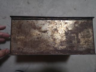 Caja de caudales antigua de metal