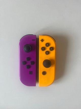 Nintendo Switch + Funda Dragon Ball + Mandos