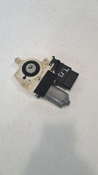 MOTOR ELEVALUNAS TRASERO DERECHO SEAT ALTEA (5P1) 1.9 TDI