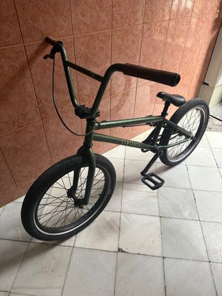 Bicicleta BMX Generate Full Extras