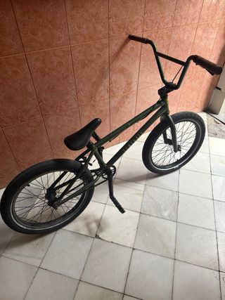 Bicicleta BMX Generate Full Extras