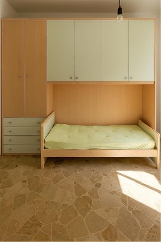 Armadio a ponte con letto