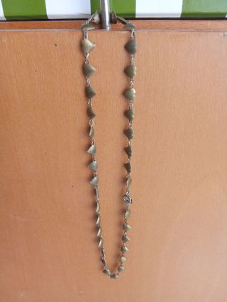 Collar con colgantes de corazón
