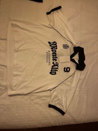 Camiseta Zara Monte Alto Negra y Blanca