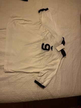 Camiseta Zara Monte Alto Negra y Blanca