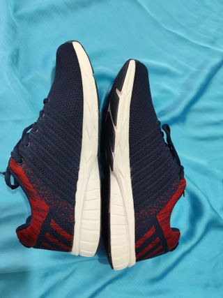Zapatillas deportivas azules y rojas NUEVAS 